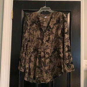 New woman’s Old Navy blouse size large